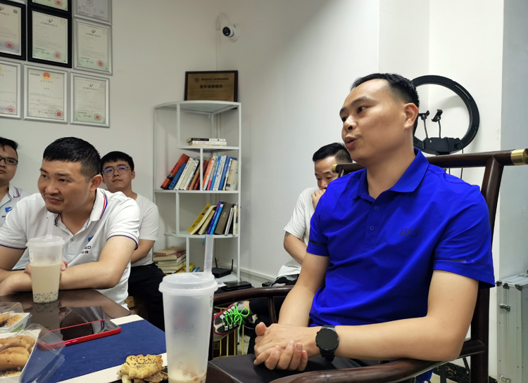 10月前行不止，11月勇攀高峰